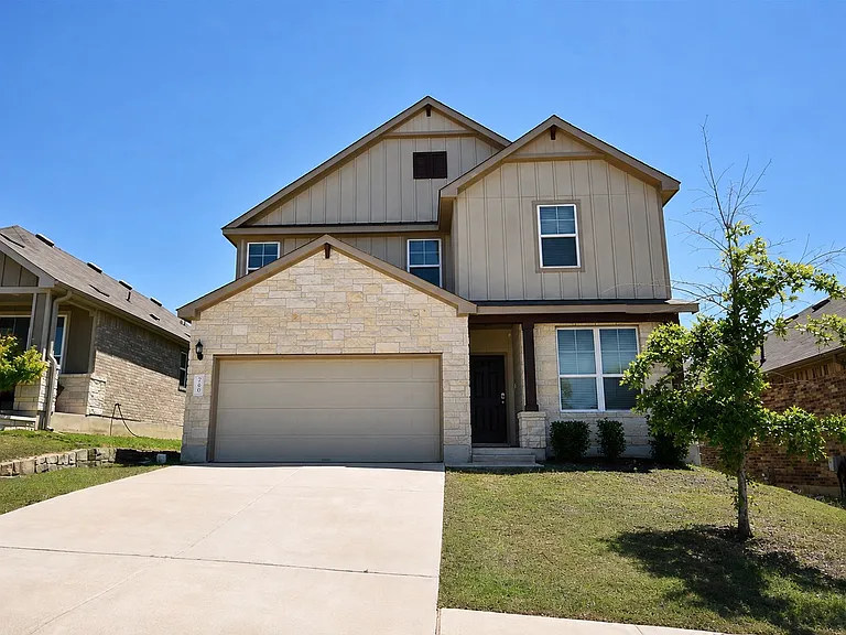 700 Bayberry Cir — Photo 1