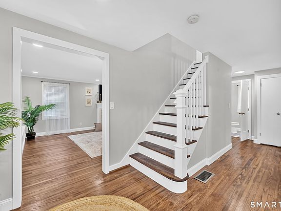 3rd image of 30 Avondale Road
