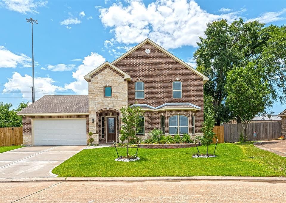 1st image of 12118 Carol Ln