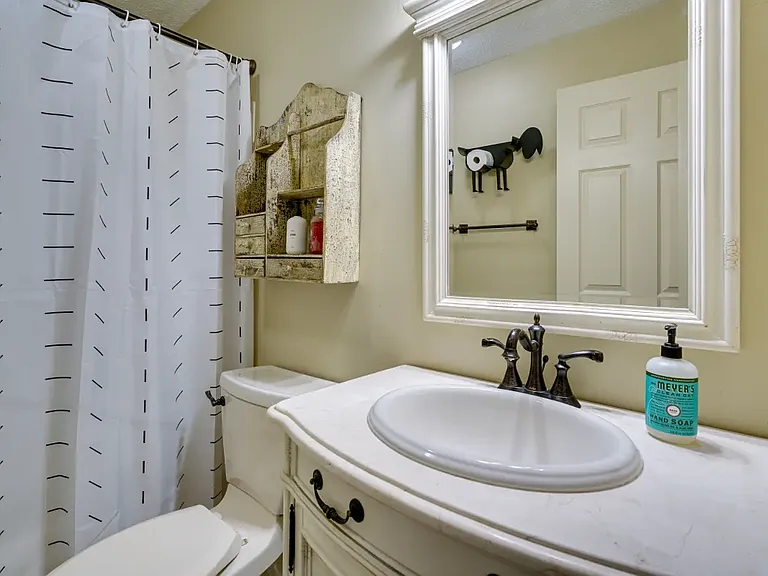 151 Rambling Rd — Photo 23