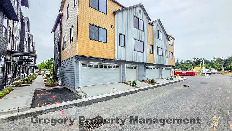 3 bed, 3.5 bath, 1836 sqft, $3,999 — Photo 4