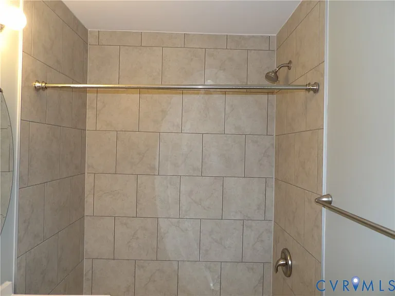 1000 E Washington St — Photo 22