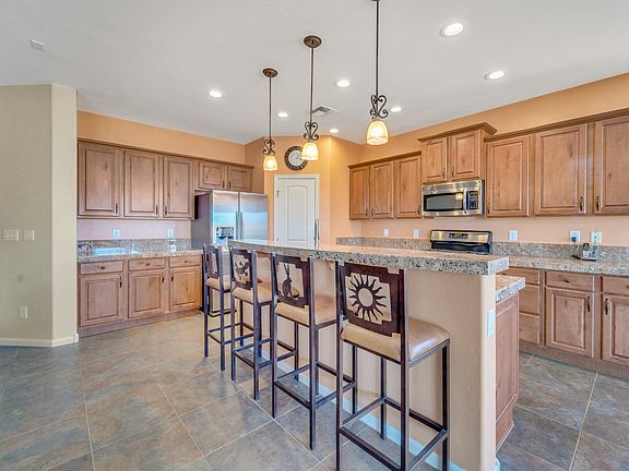 4th image of 725 N Sienna Plateau Ln
