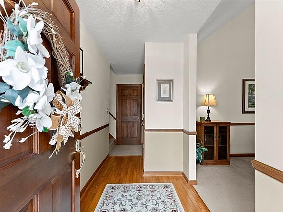 4th image of 3585 Ridgewood Point