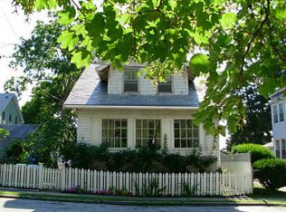 4 Prescott Hall Rd, Newport, RI 02840