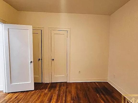 5th image of 14444 Sanford Ave