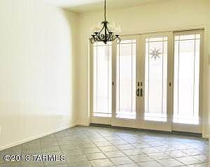 Fml Din Rm has auto secty scrned patio u