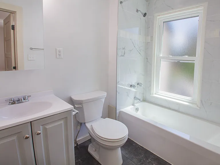 319 Franklin Ave #2 — Photo 9