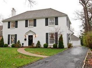 164 Indian Tree Dr, Highland Park, IL 60035