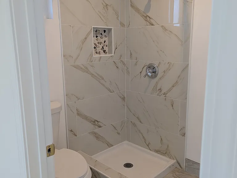 1208 N Oakley Ave #A — Photo 2