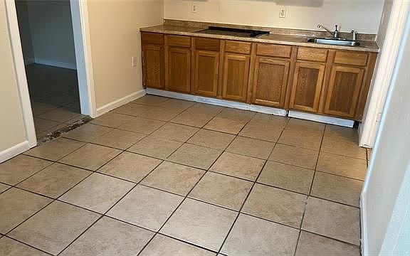 2nd image of 304 N Turnbull Dr #B