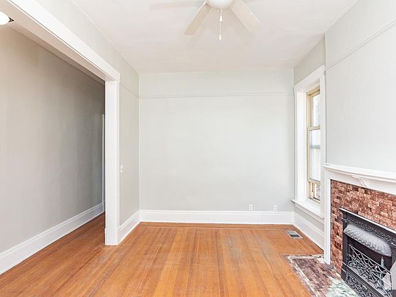 3rd image of 1535 W Leland Ave #1E