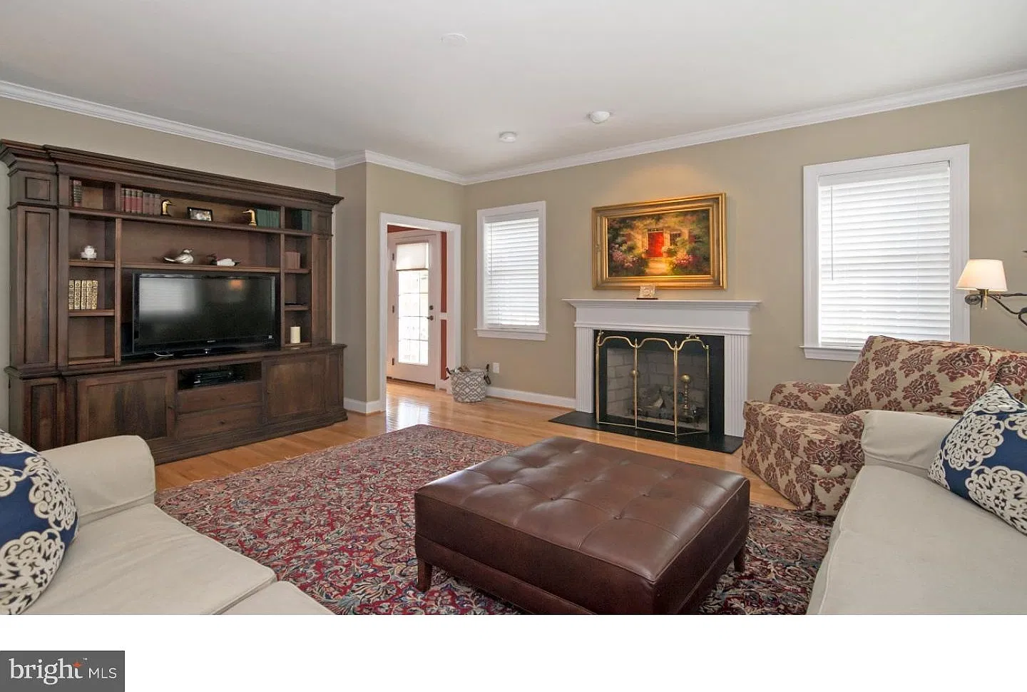 3 bed, 2.5 bath, 2720 sqft, $3,350 — Photo 2