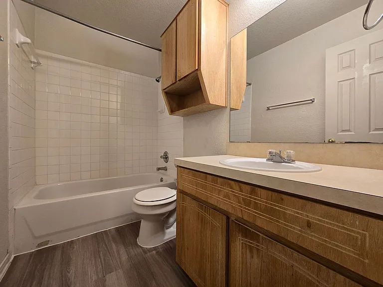 1603 Dugger Cir #B — Photo 17