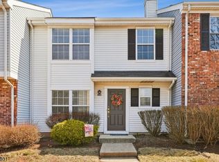 423 Cheshire Ct, Somerset, NJ