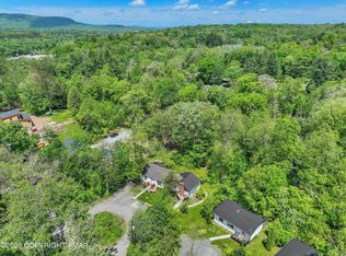 1462&1466 Pocono Ln, Bartonsville, PA 18321