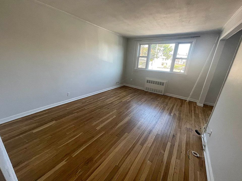 1st image of 23-90 33rd St #B