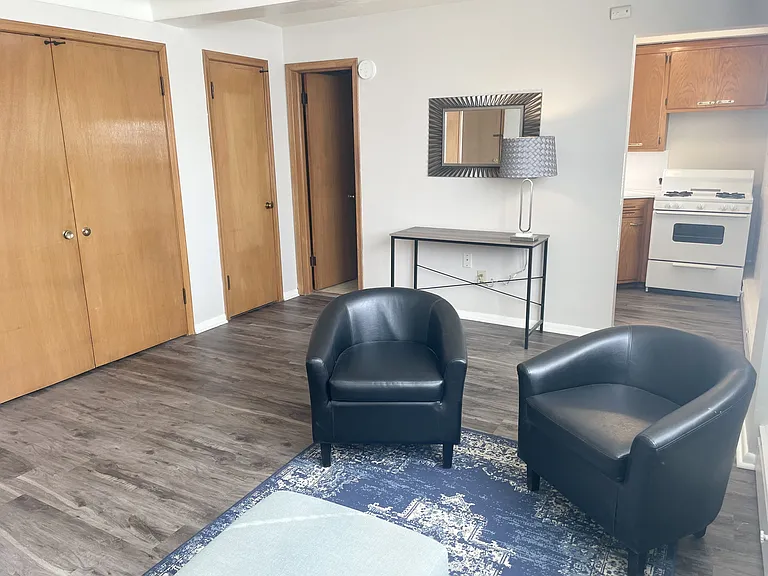 Dunlap Apartments — Photo 12