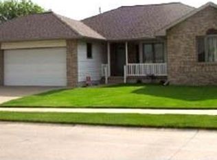 3820 Red Bird Ln, S Sioux City, NE 68776