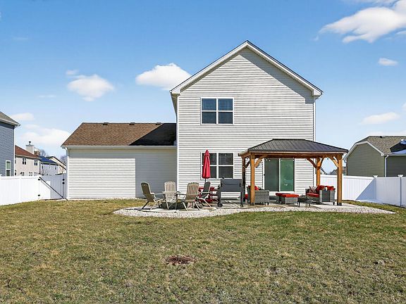 3rd image of 3423 Caledonia Dr