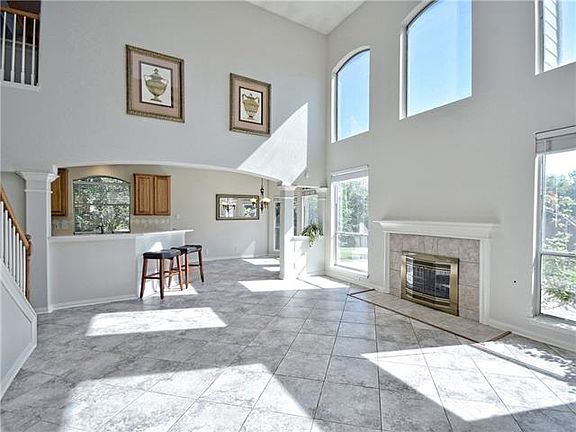 3rd image of 7062 Thistle Hill Way