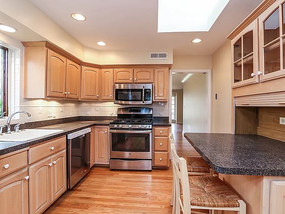 2nd image of 226 S Prospect Ave
