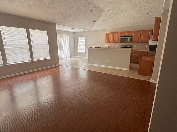 3rd image of 76141 Deerwood Dr