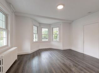 31 Minetta Ct FLOOR 1, Huntington, NY 11743