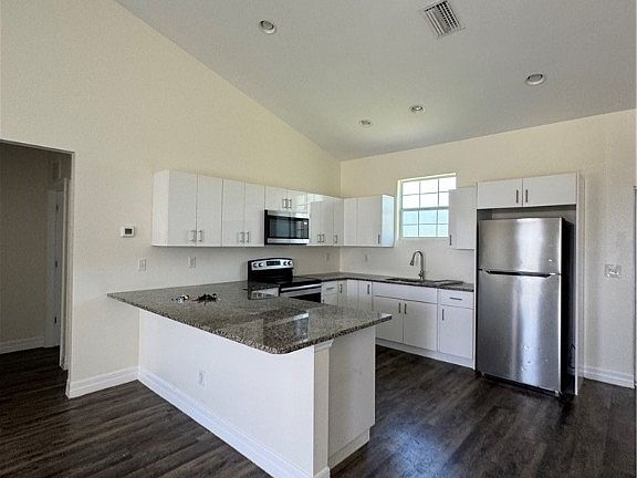3rd image of 8036 Buttercup Cir