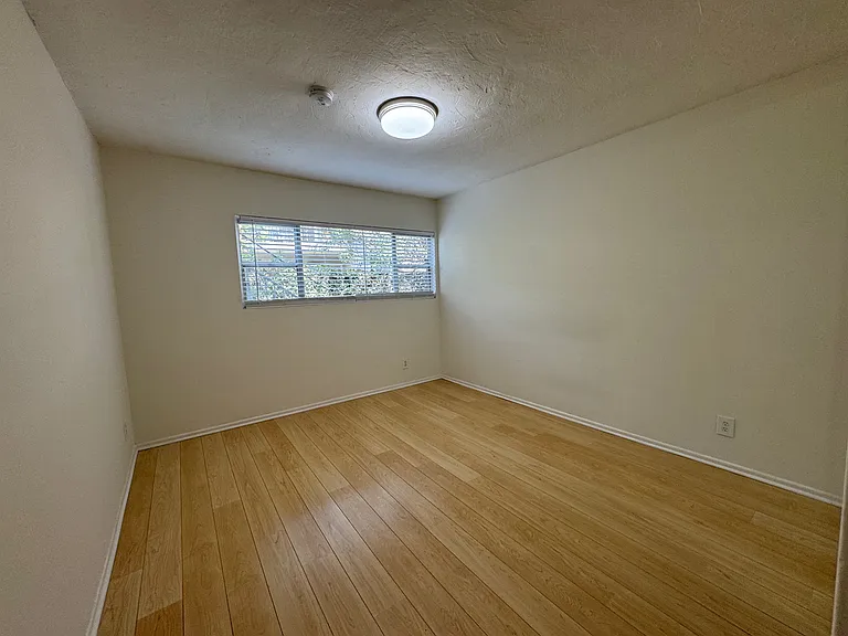 1937 N Bronson Ave #6 — Photo 13