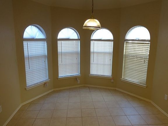3rd image of 5433 Crystal Ct