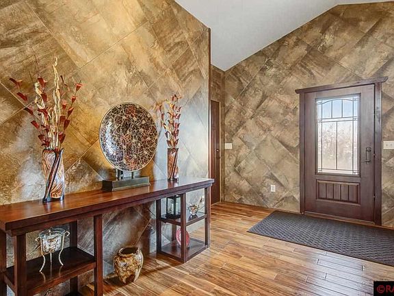 5th image of 213 Pinehurst Dr