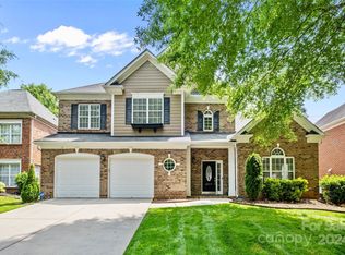 2317 River Oaks Dr, Waxhaw, NC 28173
