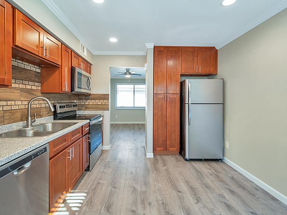2nd image of 515 E Dunbar Dr APT 16