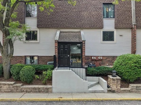 451 Elm St APT 2F, Deerfield, IL 60015