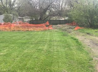 2015 Elim Ave, Zion, IL 60099