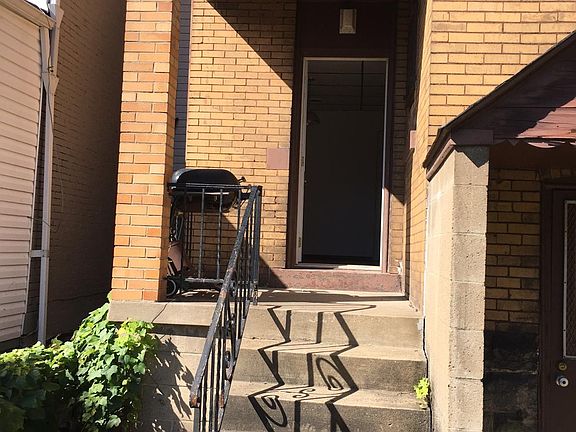 entrance to apartment