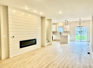 22912 W 72nd Ter, Lenexa, KS 66227