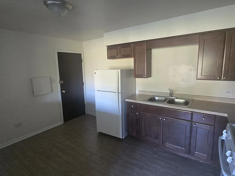 465 N Mill Rd #12 — Photo 3