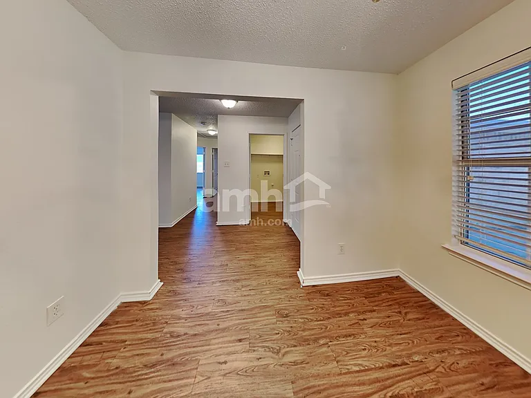 1020 Chelsea Ln — Photo 7