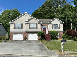 2104 Manor Oak Ln, Buford, GA 30519