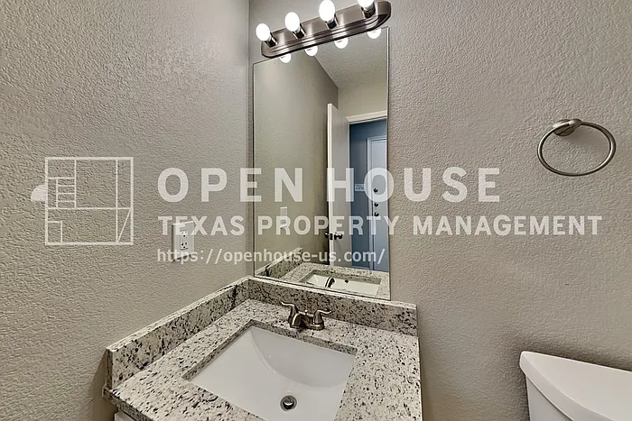 704 Flamingo Dr — Photo 16