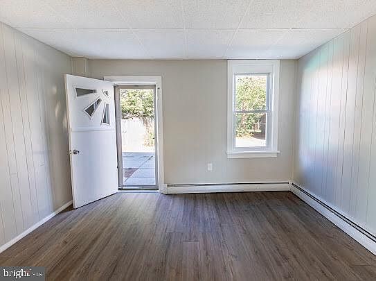 4th image of 1028 Orchard Ave
