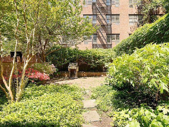 2nd image of 345 E 84th St