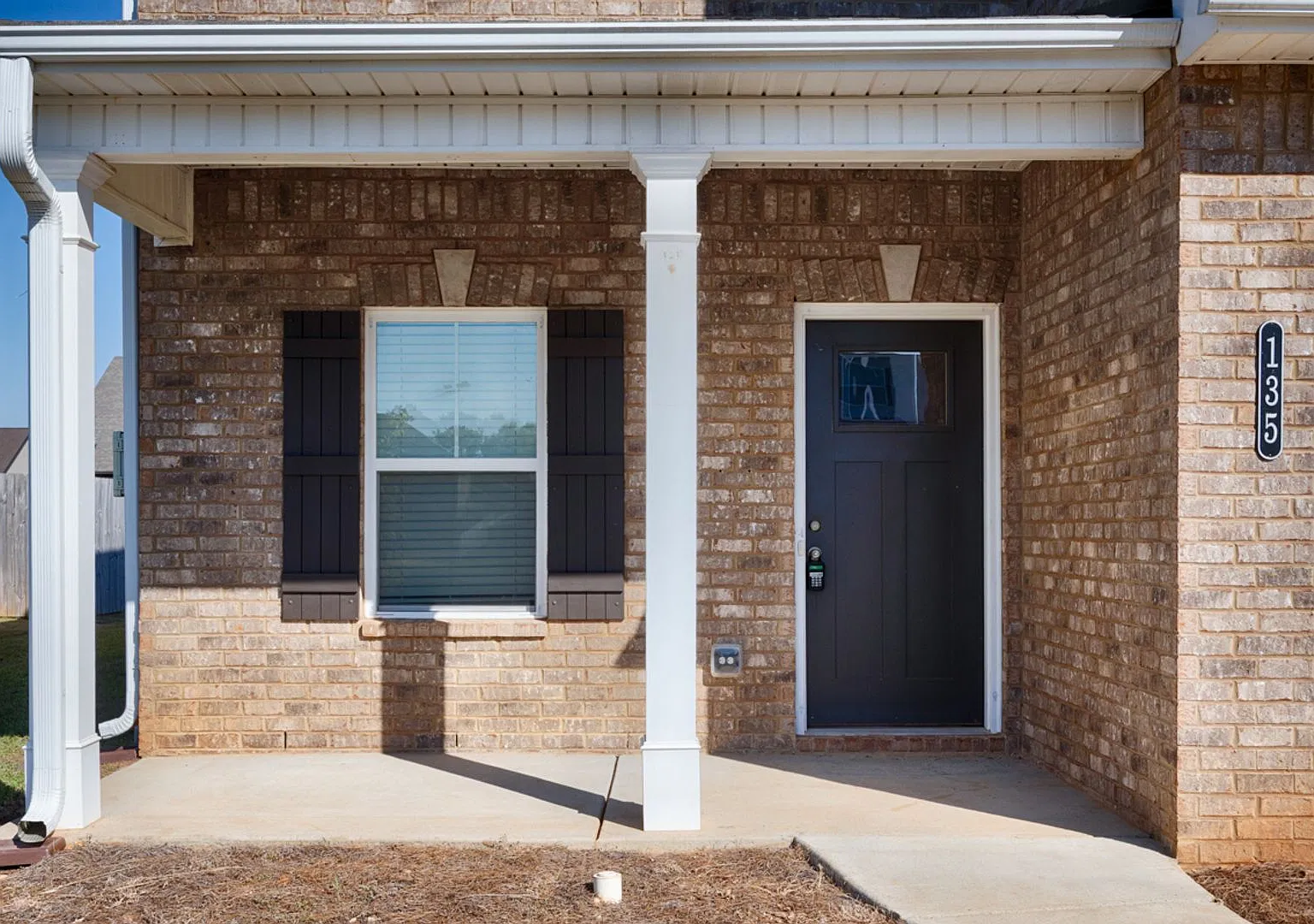Spacious 4-Bedroom Home with Large Living & Dining Areas — Photo 3