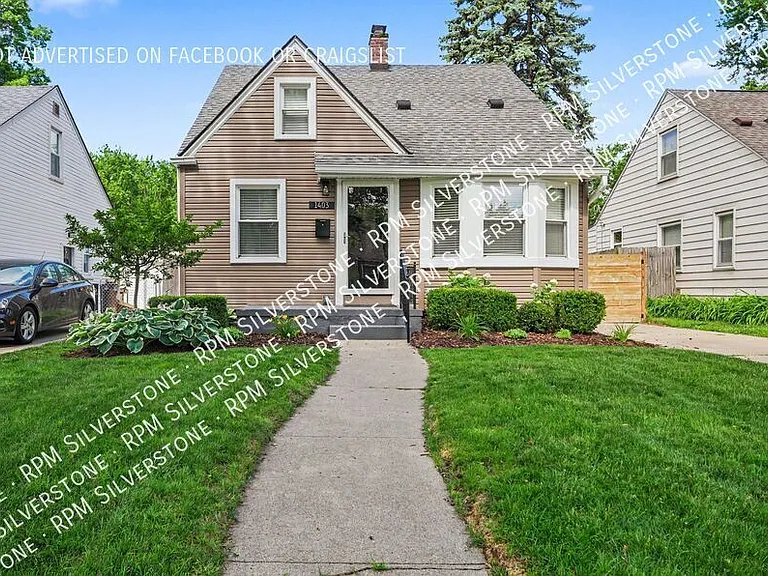 1403 N Altadena Ave — Photo 2