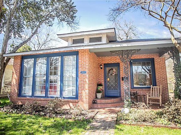 2nd image of 212 Cypress Ave