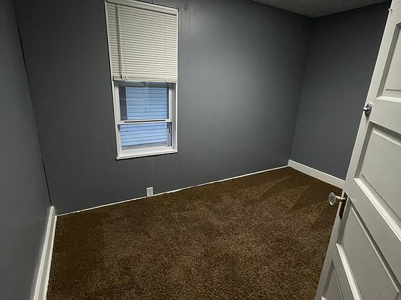 4th image of 98 Winspear Ave