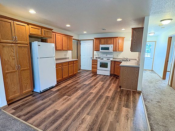 2nd image of 1012 W Shorewood Dr