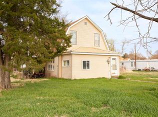 216 N 2nd St, Indianola, NE 69034